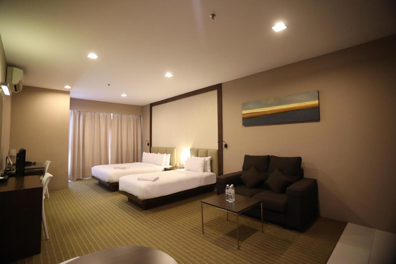 Hotel Primera Suite - Formally Known As Tan Yaa Hotel Cyberjaya ไซเบอร์จายา ภายนอก รูปภาพ