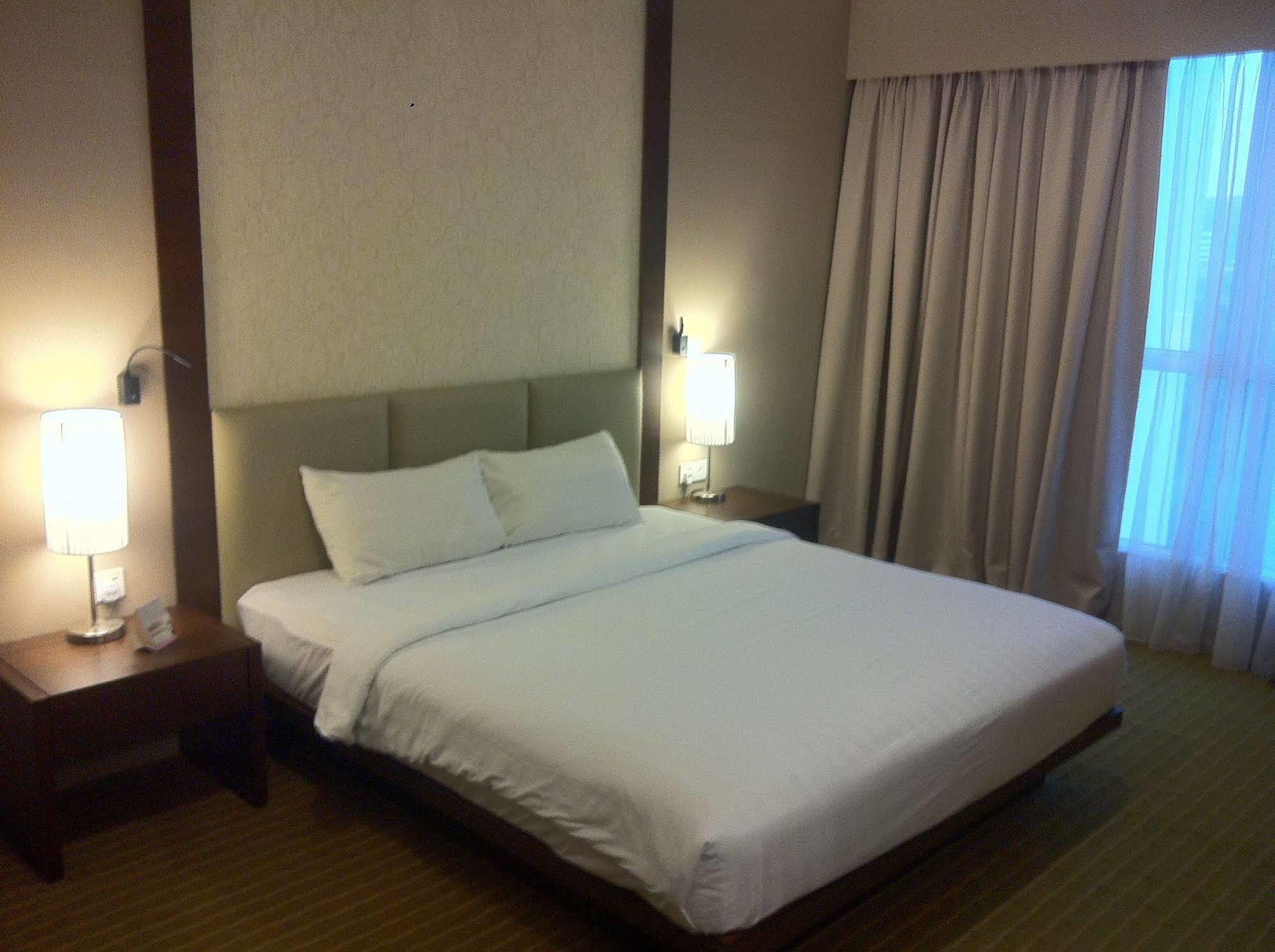 Hotel Primera Suite ไซเบอร์จายา ภายนอก รูปภาพ