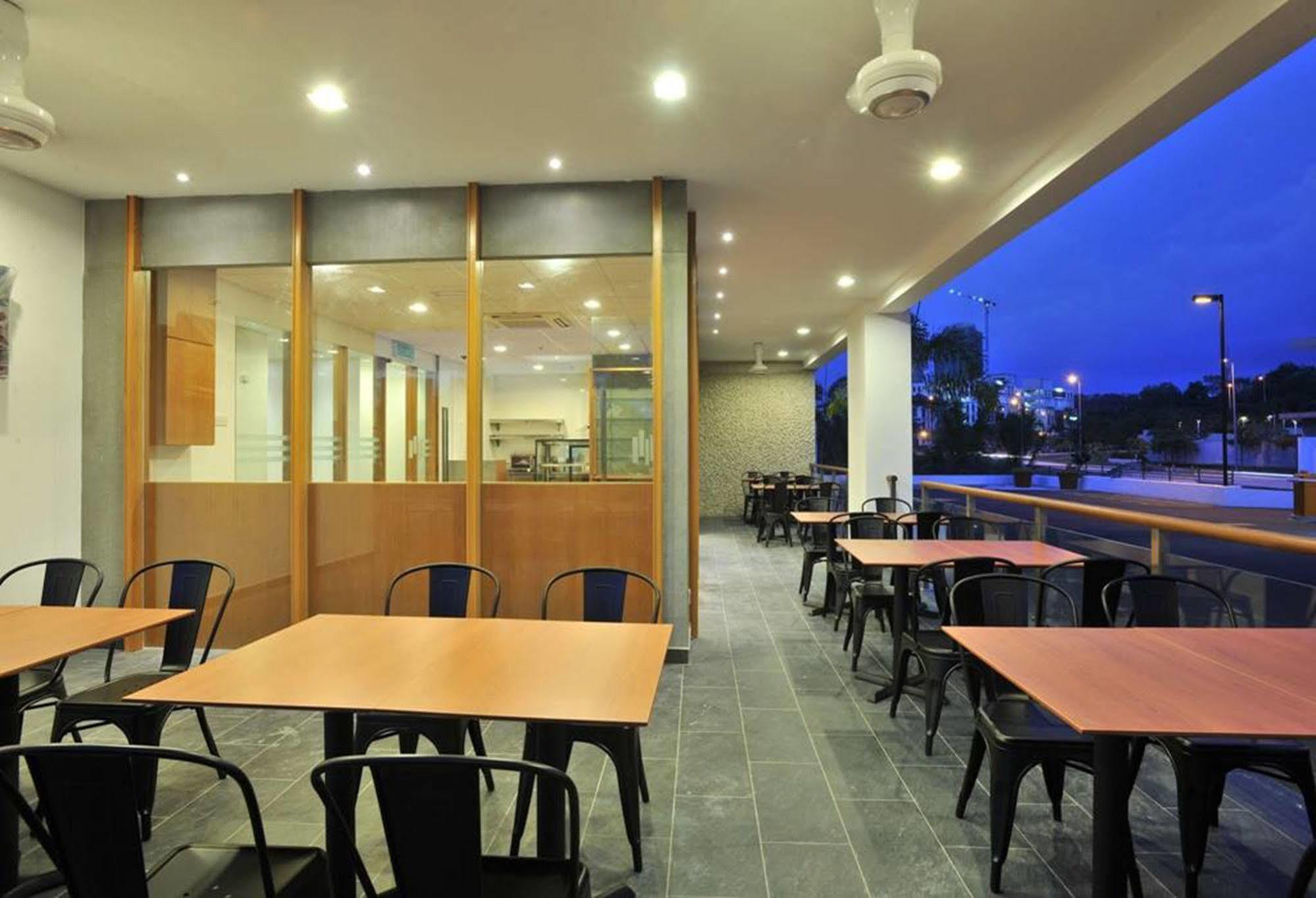 Hotel Primera Suite ไซเบอร์จายา ภายนอก รูปภาพ