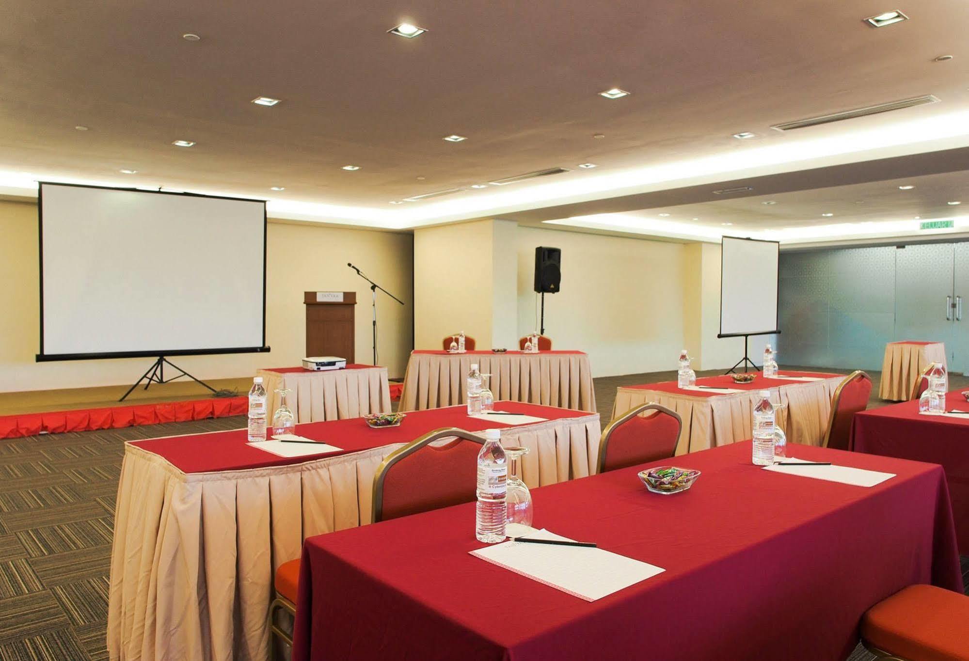 Hotel Primera Suite ไซเบอร์จายา ภายนอก รูปภาพ